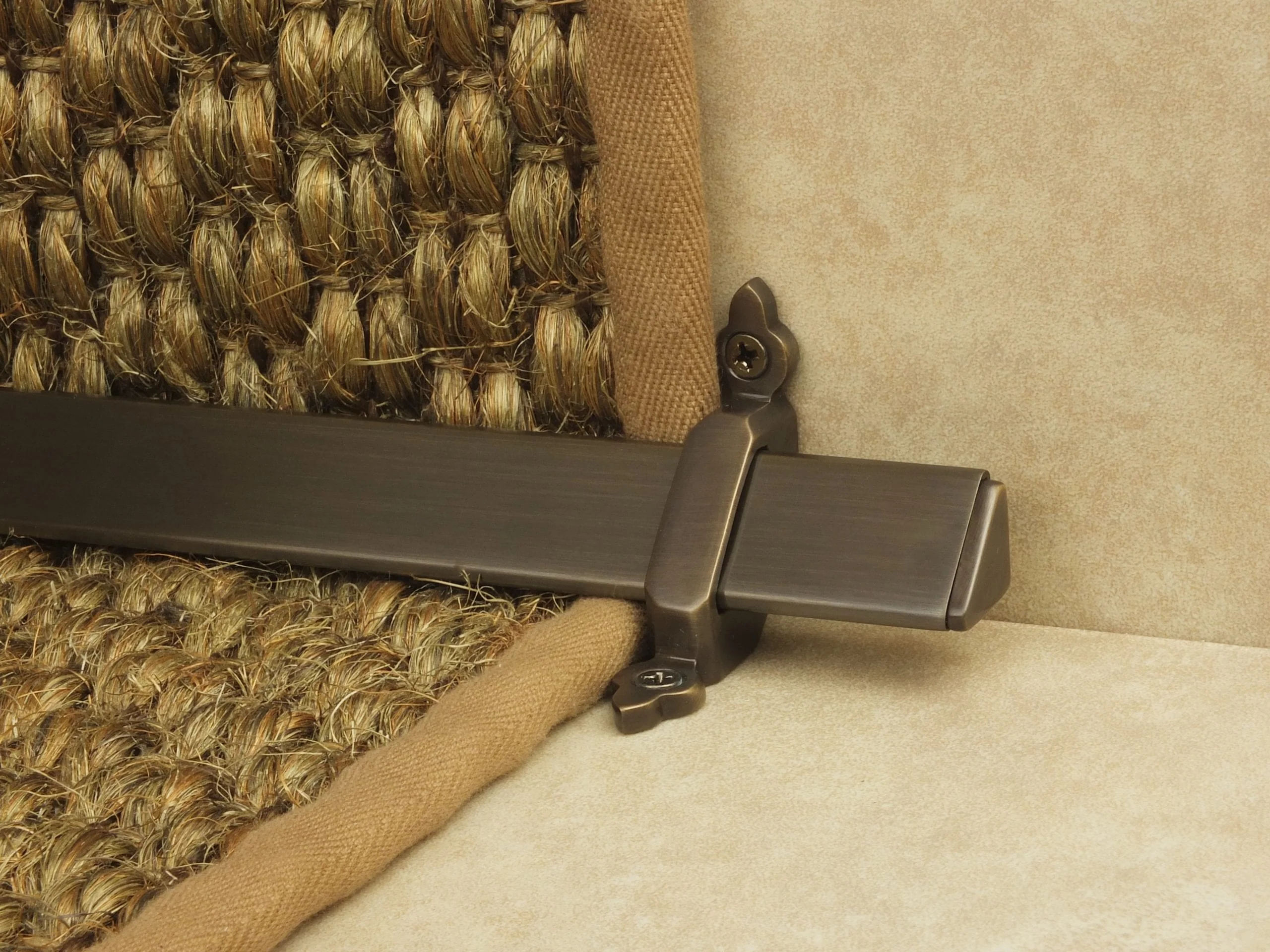 Vue - Antique Bronze